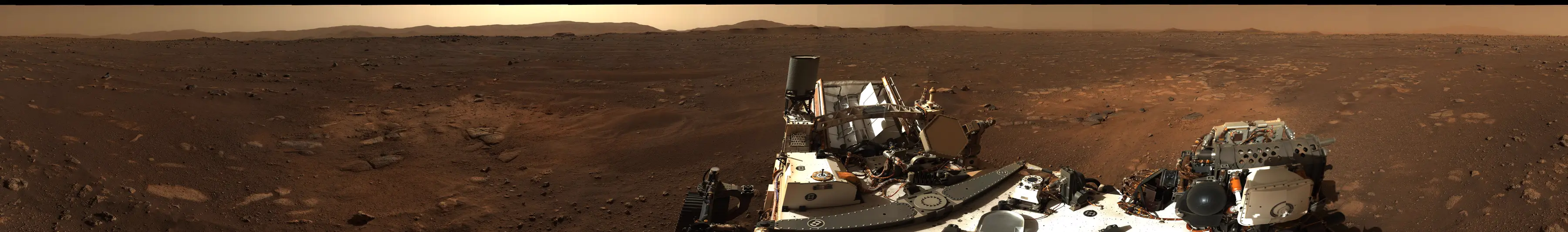 Panorama des Jezero-Kraters auf dem Mars